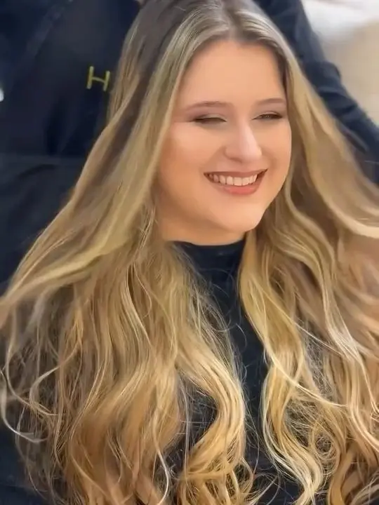 Loiro mel com ondas